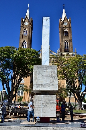 Marco Zero e Obelisco - Reconhecimento aos Pioneiros